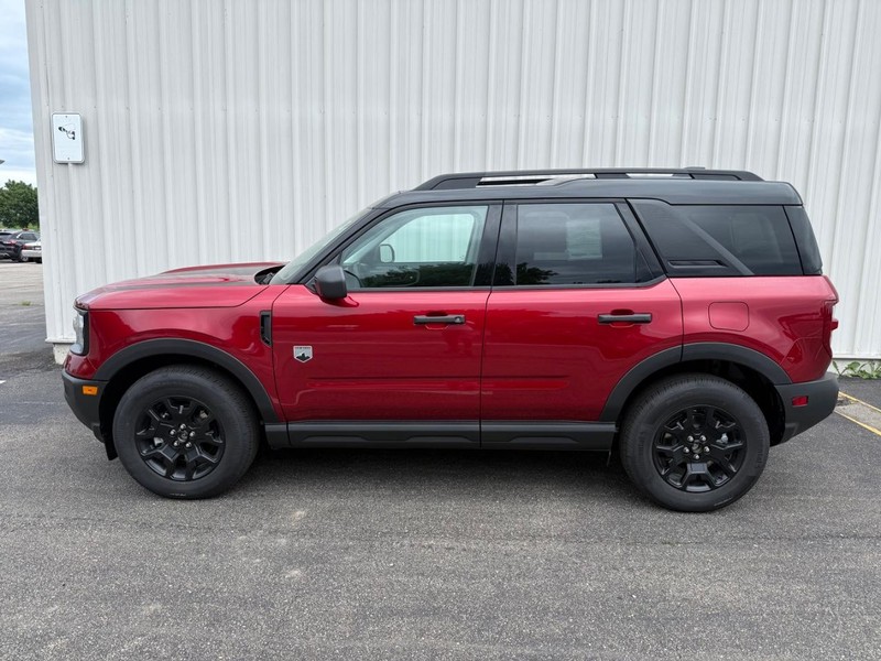 Ford Bronco Sport Vehicle Full-screen Gallery Image 2