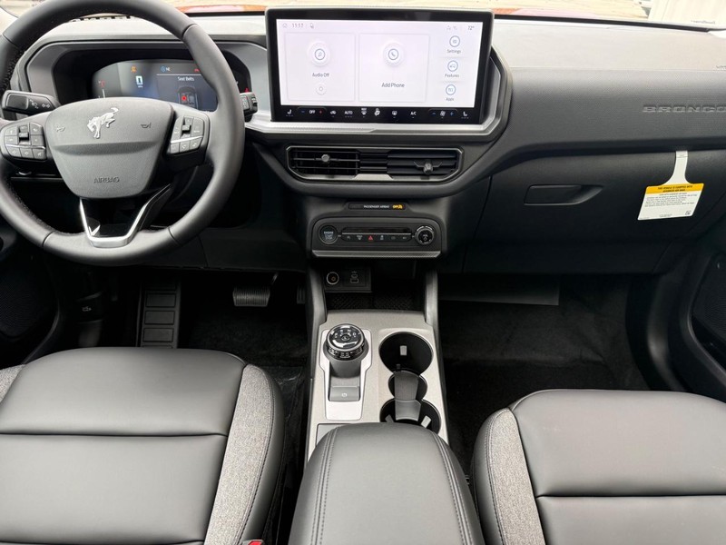 Ford Bronco Sport Vehicle Full-screen Gallery Image 6