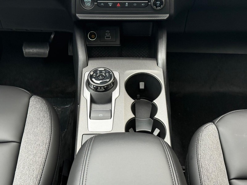 Ford Bronco Sport Vehicle Full-screen Gallery Image 8