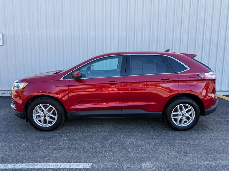 Ford Edge Vehicle Full-screen Gallery Image 02