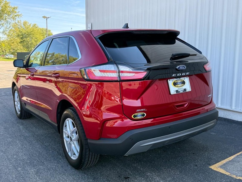 Ford Edge Vehicle Full-screen Gallery Image 03