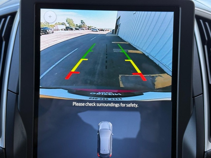 Ford Edge Vehicle Full-screen Gallery Image 17