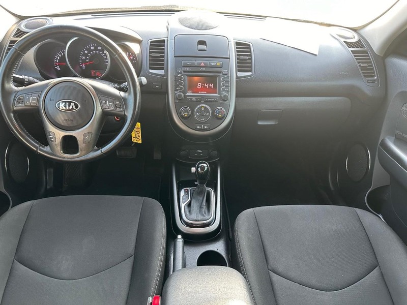 Kia Soul Vehicle Full-screen Gallery Image 05