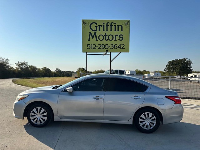 Nissan Altima 2.5 S - Lockhart TX