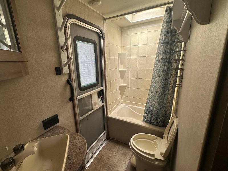 Gulf Stream 277DDS KINGSPORT Vehicle Image 08
