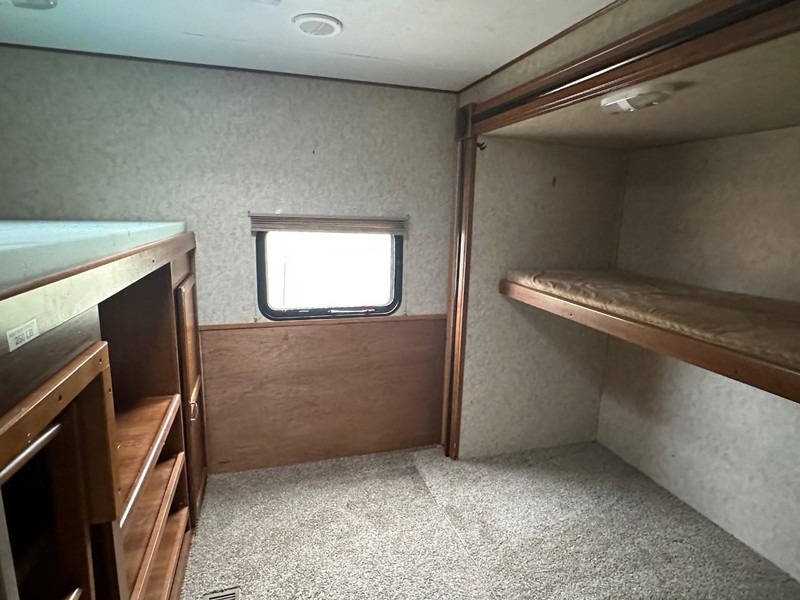 Prime Time AVENGER Vehicle Full-screen Gallery Image 10