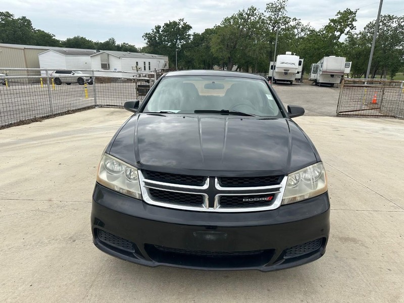 Dodge Avenger Vehicle Full-screen Gallery Image 02