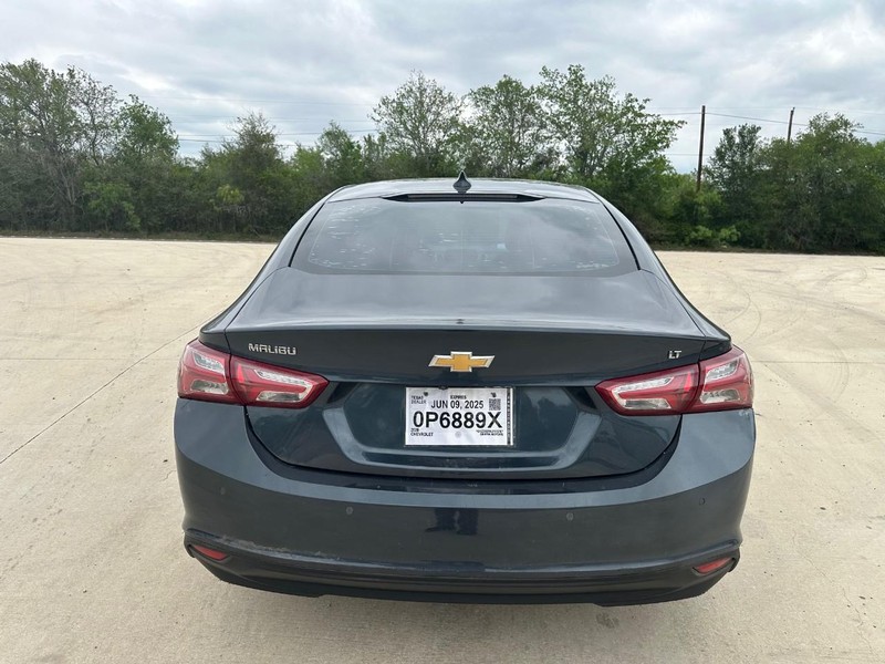 Chevrolet Malibu Vehicle Image 04