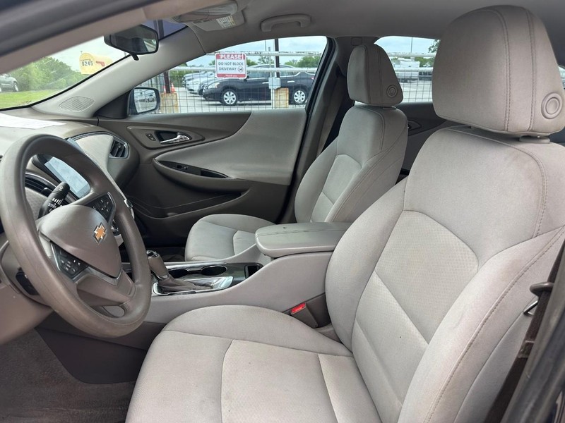 Chevrolet Malibu Vehicle Image 07