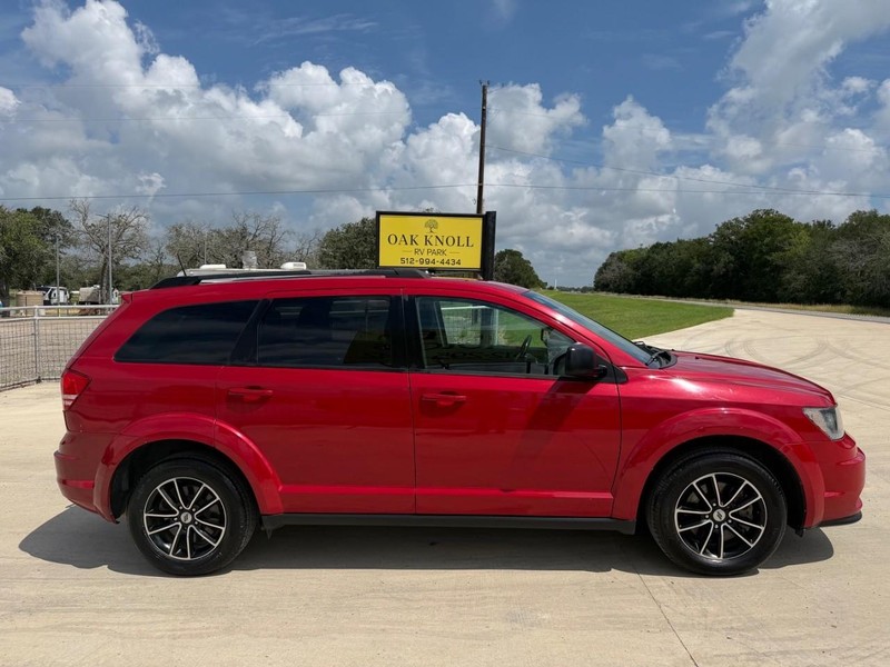 Dodge Journey Vehicle Full-screen Gallery Image 03