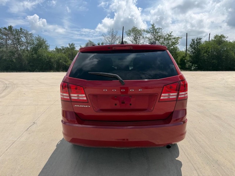 Dodge Journey Vehicle Full-screen Gallery Image 04