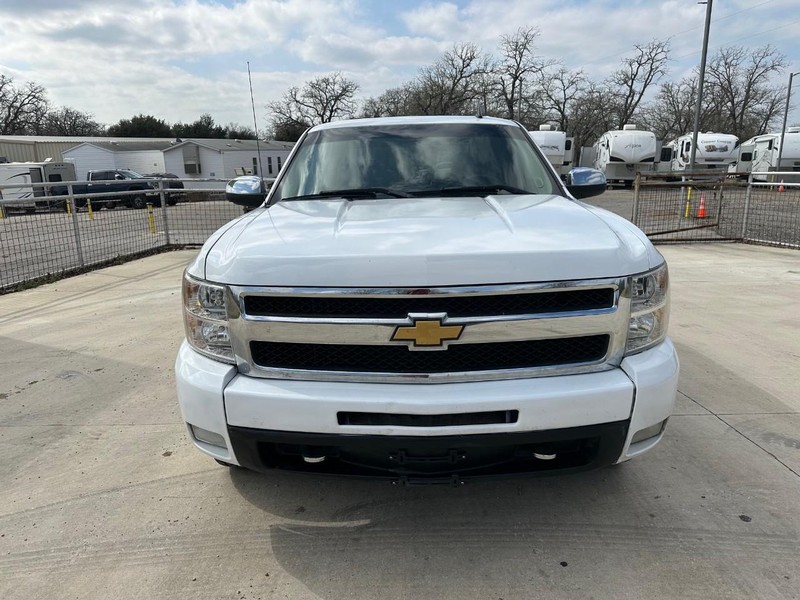 Chevrolet Silverado 1500 Vehicle Image 02