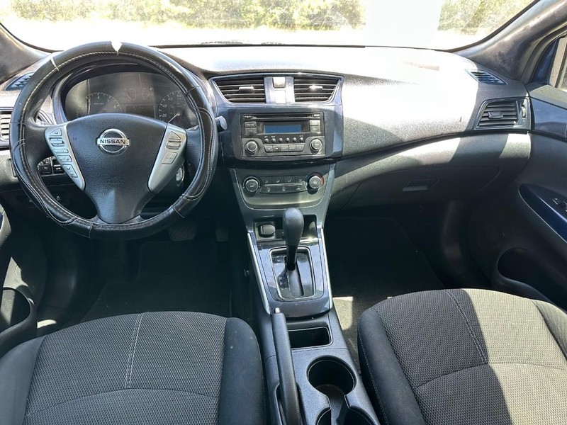 Nissan Sentra Vehicle Image 05