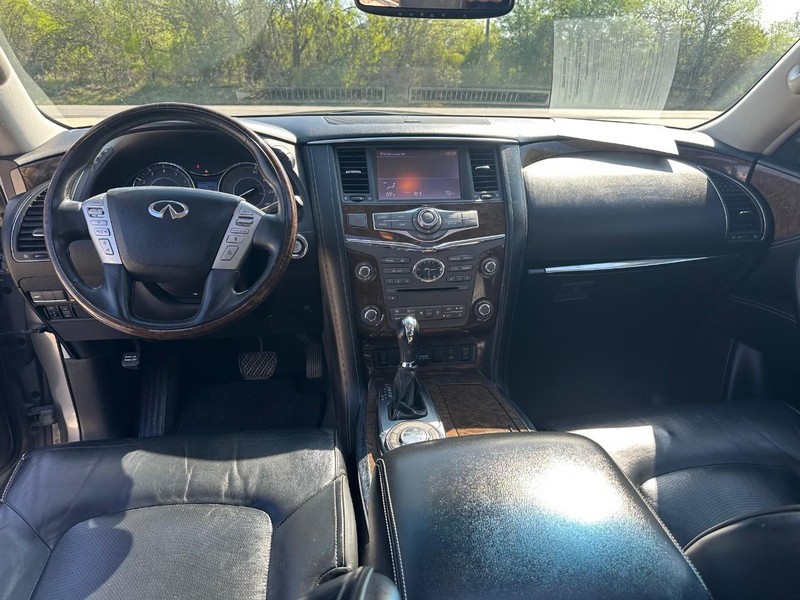 INFINITI QX80 Vehicle Image 04