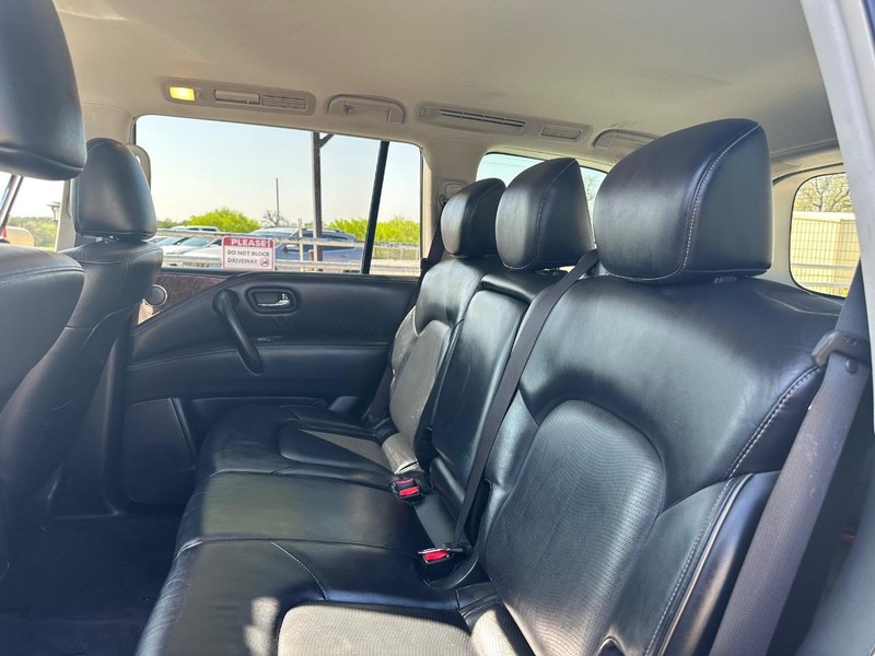 INFINITI QX80 Vehicle Image 06