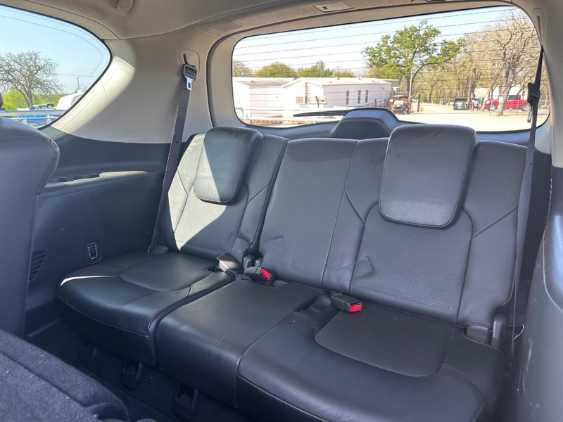 INFINITI QX80 Vehicle Image 07