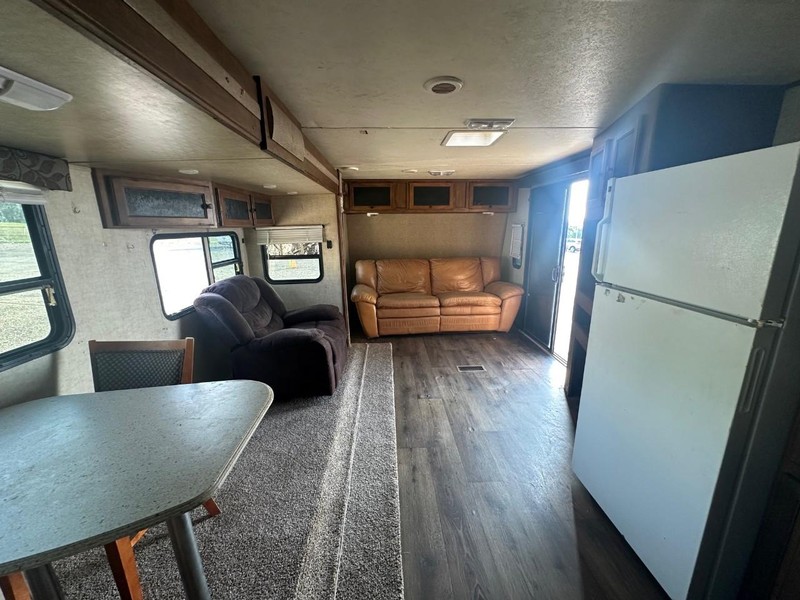 Keystone SPRINTER Vehicle Full-screen Gallery Image 05