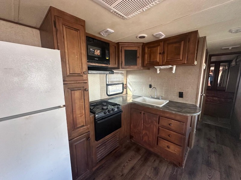 Keystone SPRINTER Vehicle Full-screen Gallery Image 06