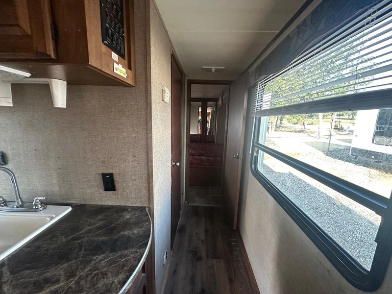 Keystone SPRINTER Vehicle Full-screen Gallery Image 08