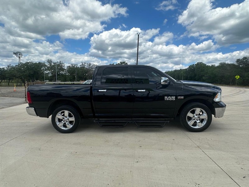 Dodge Ram 1500 Vehicle Full-screen Gallery Image 03