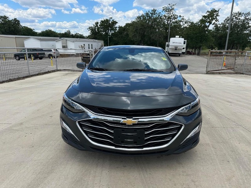 Chevrolet Malibu Vehicle Image 02