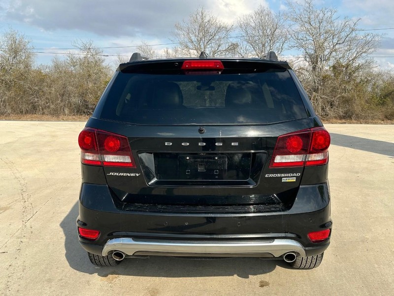 Dodge Journey Vehicle Full-screen Gallery Image 04