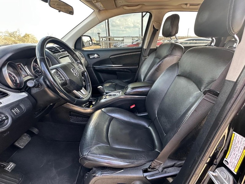 Dodge Journey Vehicle Full-screen Gallery Image 06