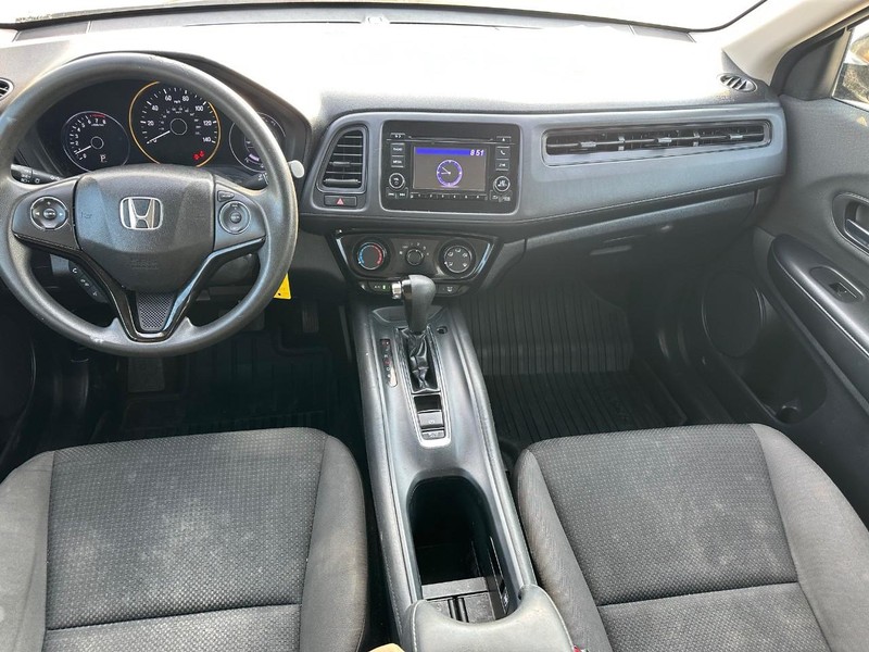 Honda HR-V Vehicle Full-screen Gallery Image 05