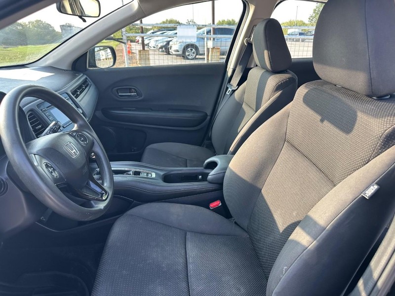 Honda HR-V Vehicle Full-screen Gallery Image 06