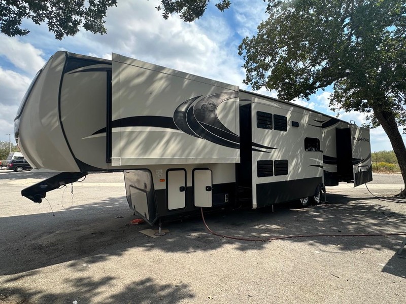 Rush LIN Vehicle Full-screen Gallery Image 03