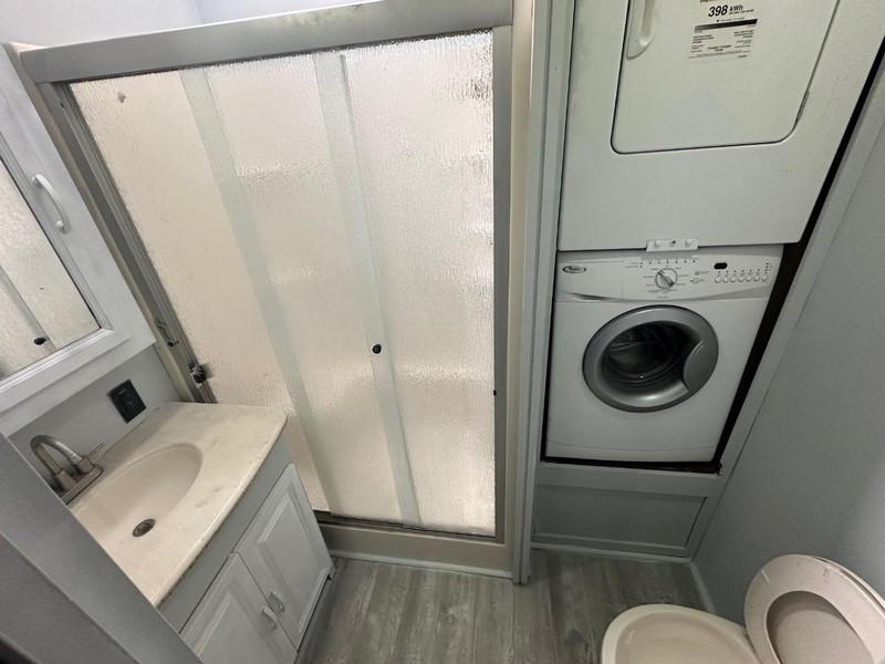 Rush LIN Vehicle Full-screen Gallery Image 08