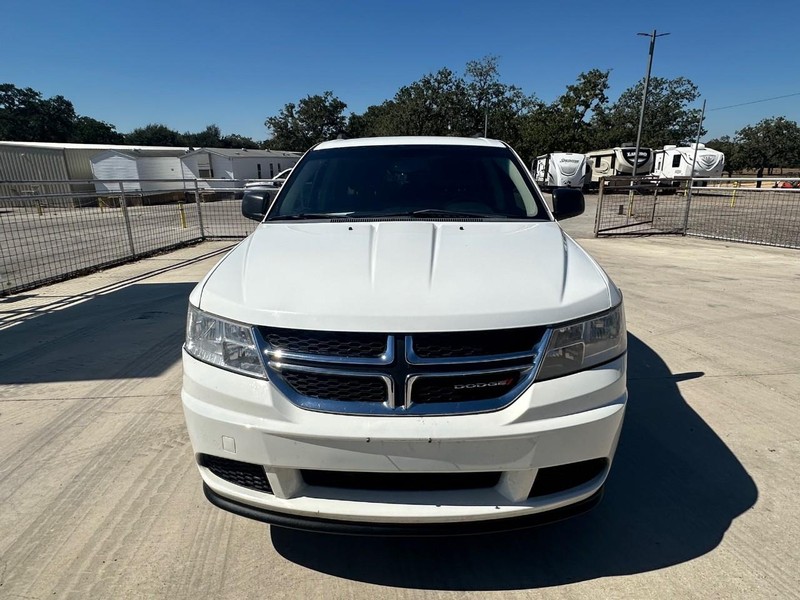 Dodge Journey Vehicle Full-screen Gallery Image 02