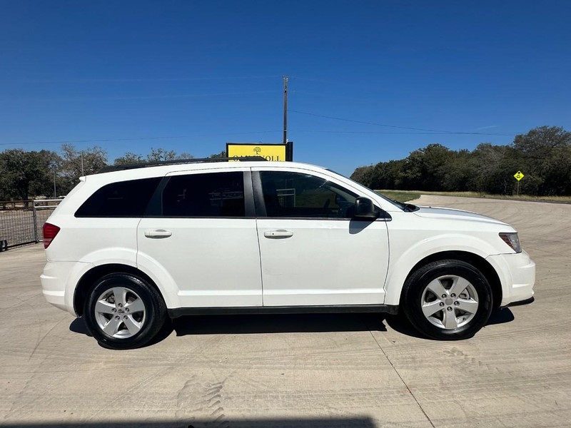 Dodge Journey Vehicle Full-screen Gallery Image 03