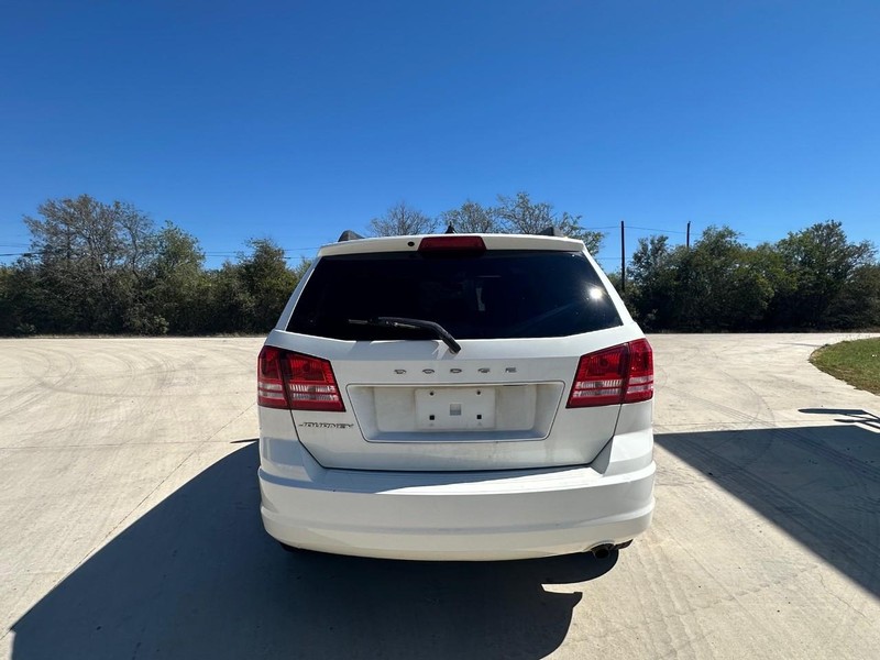 Dodge Journey Vehicle Full-screen Gallery Image 04