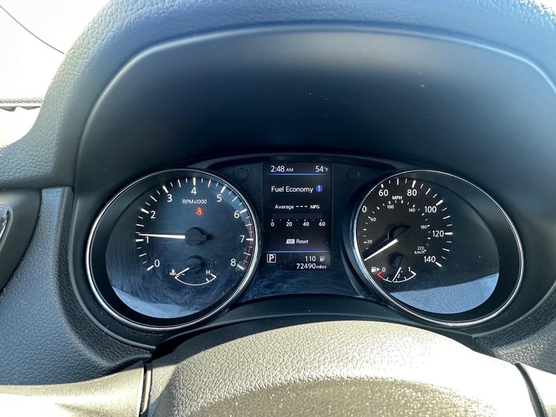 Ford Super Duty F-350 SRW Vehicle Full-screen Gallery Image 05