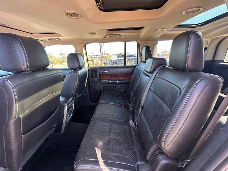 Ford Flex Vehicle Full-screen Gallery Image 07