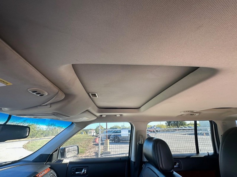 Ford Flex Vehicle Full-screen Gallery Image 10