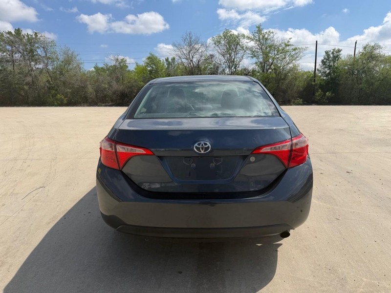 Toyota Corolla Vehicle Full-screen Gallery Image 04