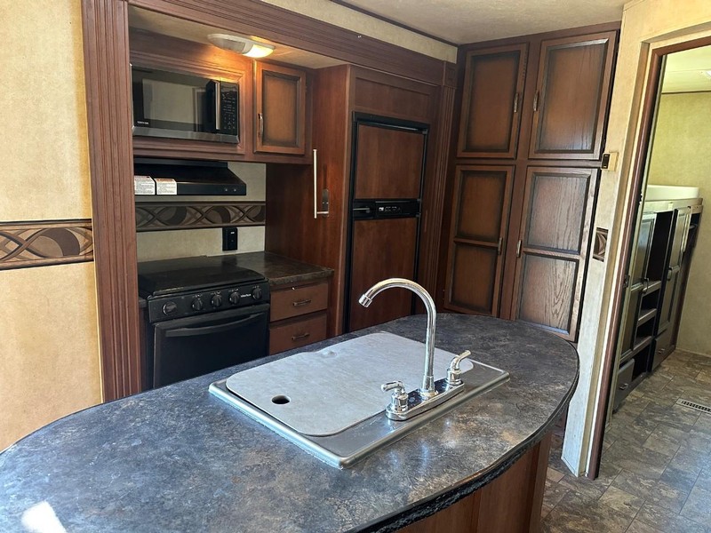 Crossroads Rv Zinger Vehicle Full-screen Gallery Image 06