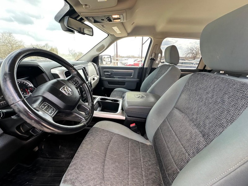 Dodge Ram 1500 Vehicle Full-screen Gallery Image 05