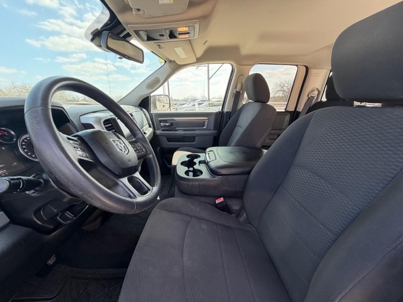 Dodge Ram 1500 Vehicle Full-screen Gallery Image 06