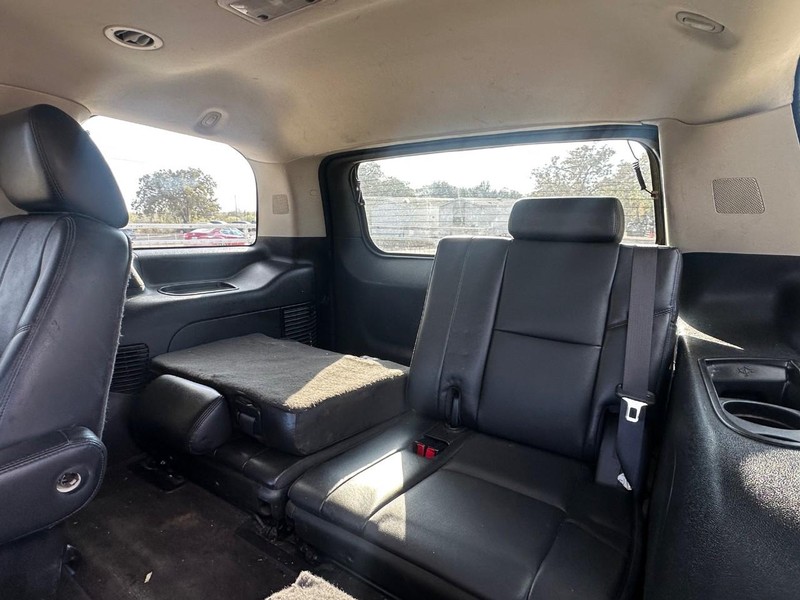 Chevrolet Tahoe Vehicle Full-screen Gallery Image 08