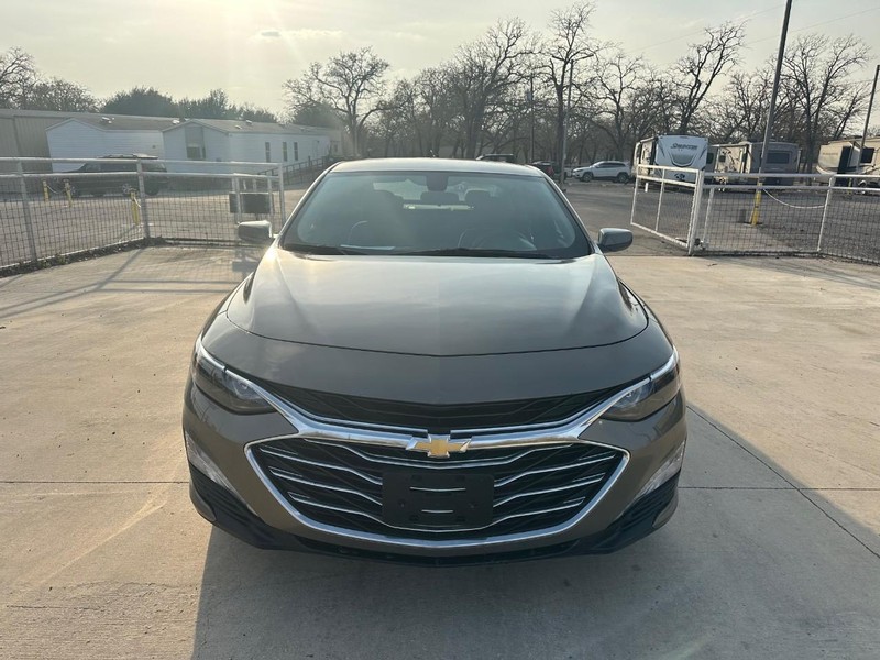 Chevrolet Malibu Vehicle Full-screen Gallery Image 02