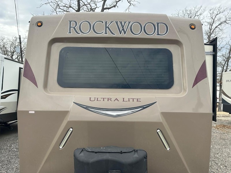 Forest River Rockwood 2604WS Vehicle Full-screen Gallery Image 02