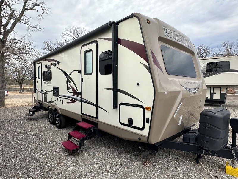 Forest River Rockwood 2604WS Vehicle Full-screen Gallery Image 03