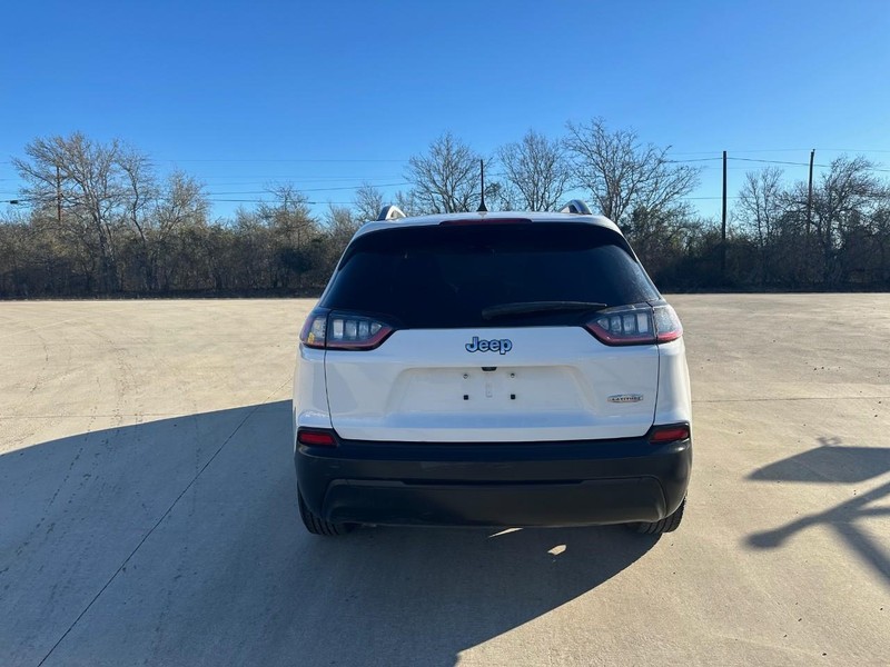 Jeep Cherokee Vehicle Full-screen Gallery Image 04
