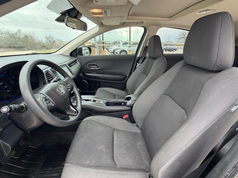 Honda HR-V Vehicle Full-screen Gallery Image 06