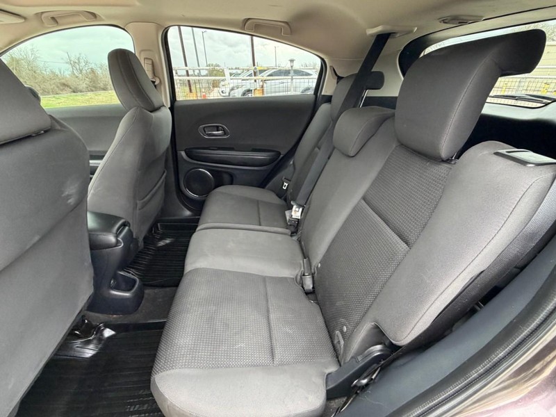 Honda HR-V Vehicle Full-screen Gallery Image 07