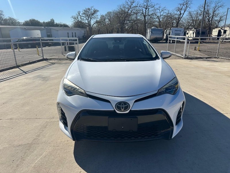 Toyota Corolla Vehicle Full-screen Gallery Image 02