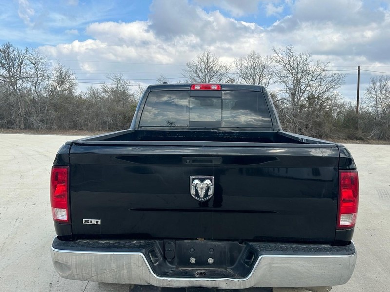 Dodge Ram 1500 Vehicle Full-screen Gallery Image 04